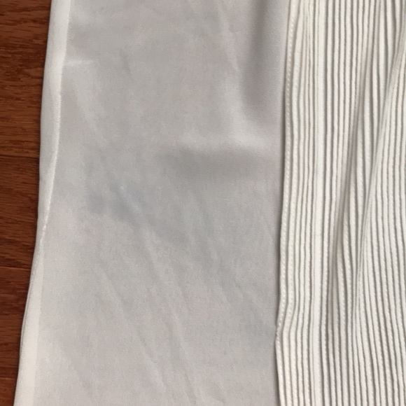 White Short Sleeve Button Dowb - Picture 8 of 11